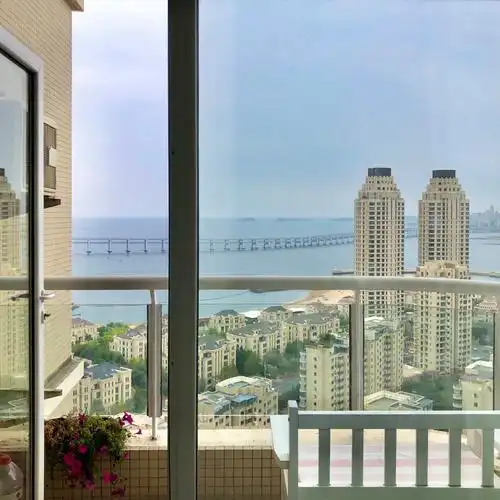 大连民宿白色系海景房