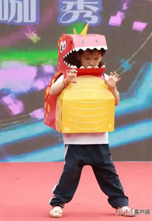 「我的童年」变废为宝!这场幼儿环保时装秀"炫酷"啦