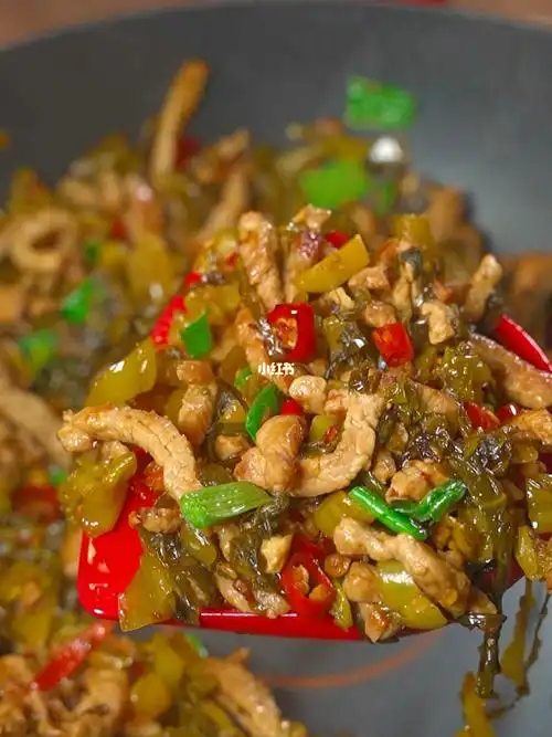 酸菜炒肉丝