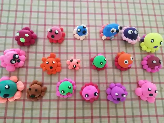 营幼小二班:快乐泥工课《巧手捏章鱼》