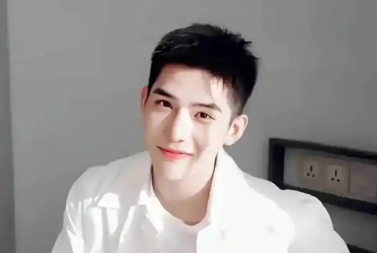 综艺《花儿与少年5》跨国游拟邀嘉宾:唐嫣,于文文,宋丹丹,张小斐