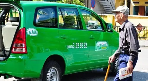 的士:的士单程定价500,000vnd左右,建议先议价再上车,呢个方式亦系