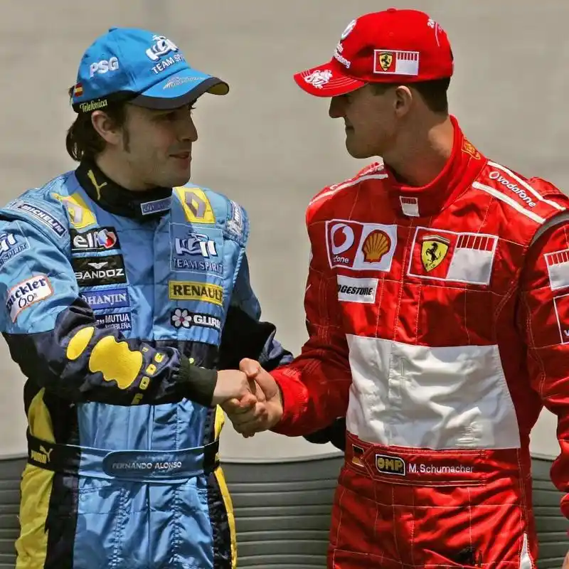 06年的10月22日是舒马赫完成自己在法拉利最后一场比赛,而 - 抖音