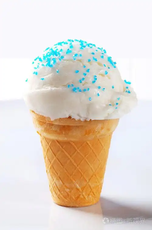 柠檬冰淇淋蛋筒