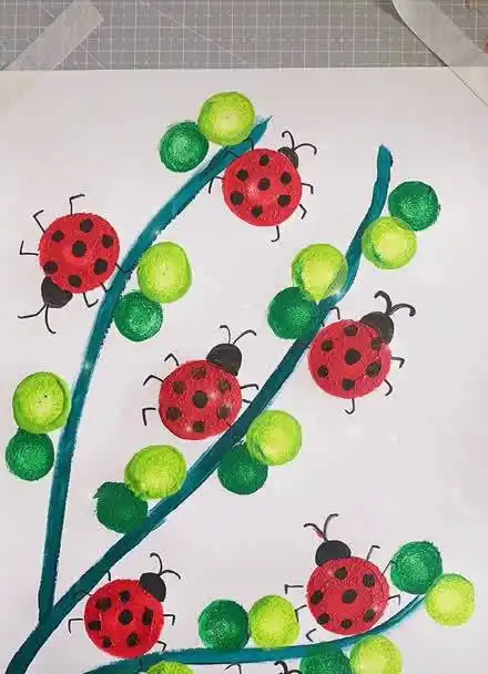 4岁宝宝的创意画,用海绵棒画瓢虫?简单可爱小朋友一起学吧