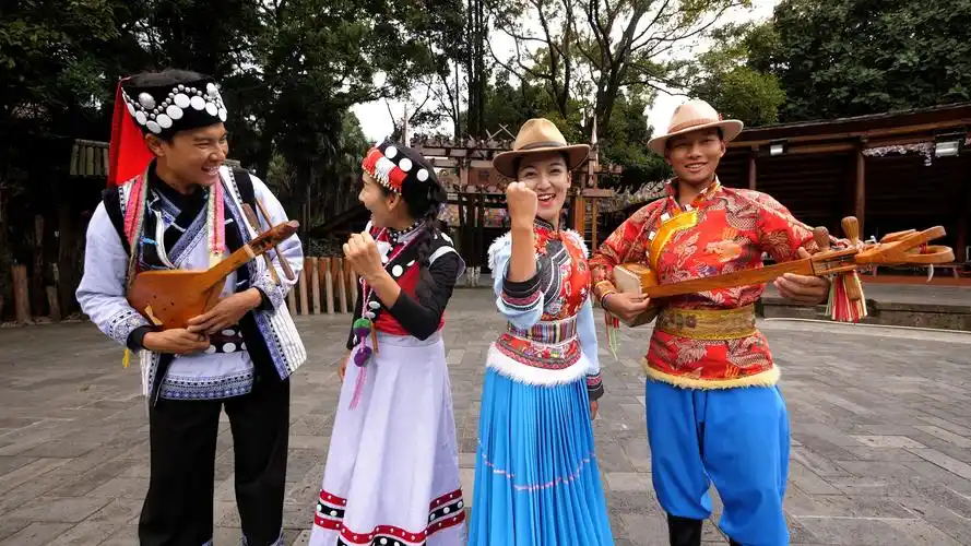 云南25个少数民族为人口普查代言