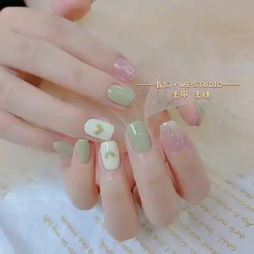 夏日小清新美甲奶绿色