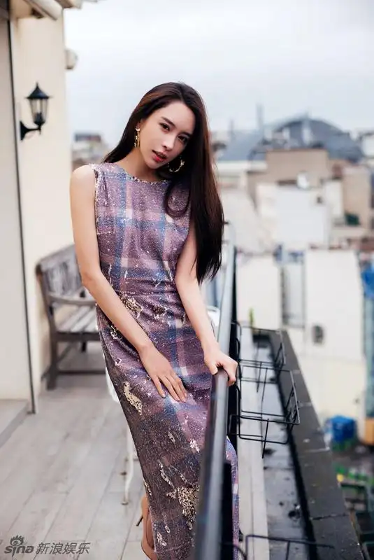 组图:张熙媛巴黎写真优雅大气 妖娆秀傲人身段_高清图集_新浪网