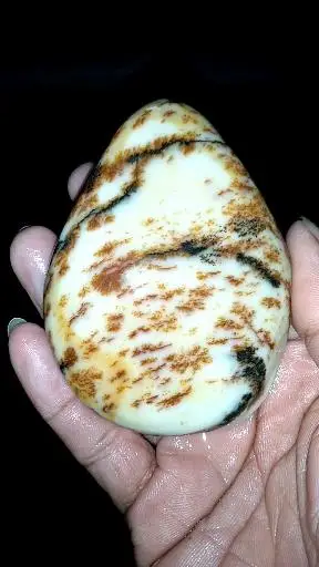 罗甸草花玉水料(手玩件)