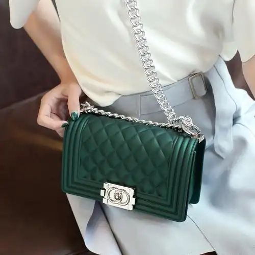 包包2017新款潮哑光磨砂果冻包小香风菱格链条