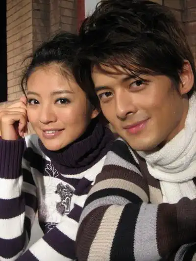 郭品超安以轩再续前缘下半身坦然相见图