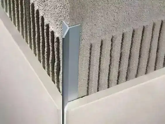 下面列举部分瓷砖墙面阳角的金属收口做法