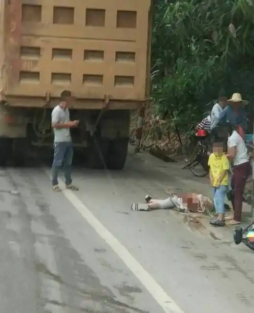 桂林突发车祸,一小女孩被大货车碾压身亡!