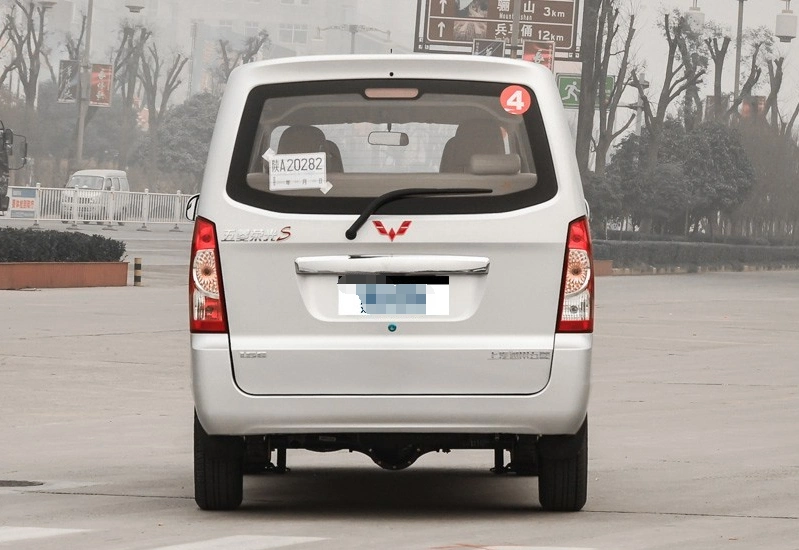 五菱荣光,外观简约大气,性价比高,是你的不二选择