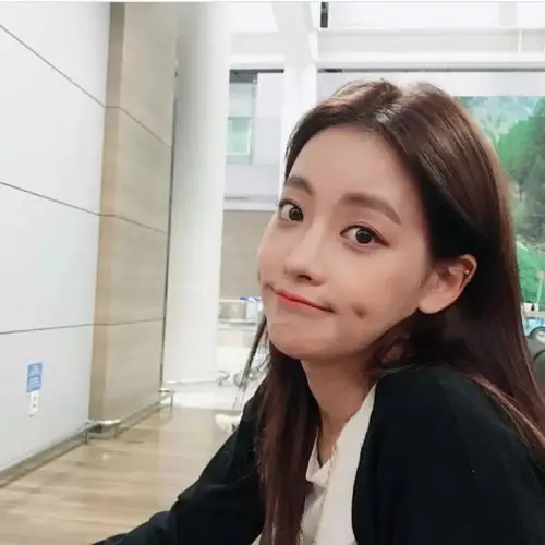 颜值碾压宋慧乔,30岁被以为高中生!她是韩国女生最羡慕的长相