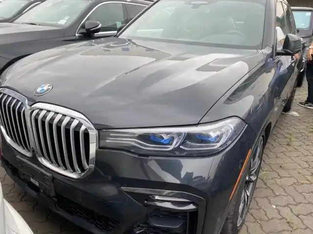 2021款宝马x7加版优惠福利多90余万起售