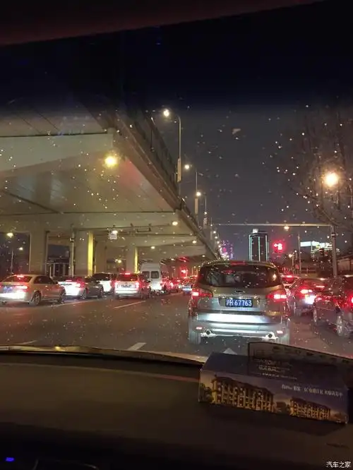 发几张从车上拍的照片