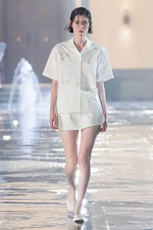 2024春夏女装衬衫t台流行分析:改良衬衫-服装趋势预测-cfw服装设计网