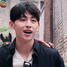 邓伦笑容凝固在脸上soogifsoogif出品gif动图_动态图_表情包下载_soo