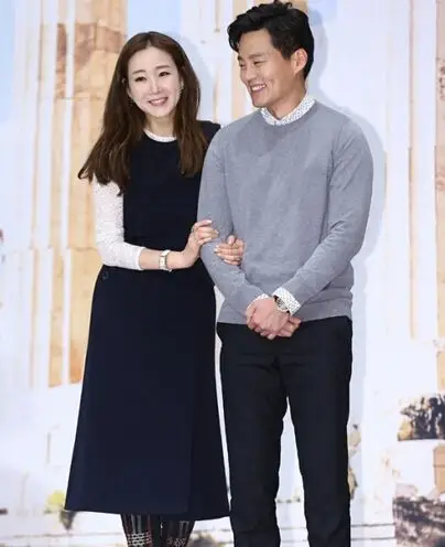 图崔智友李瑞镇亲密照曝光三时三餐李瑞镇告白崔智友