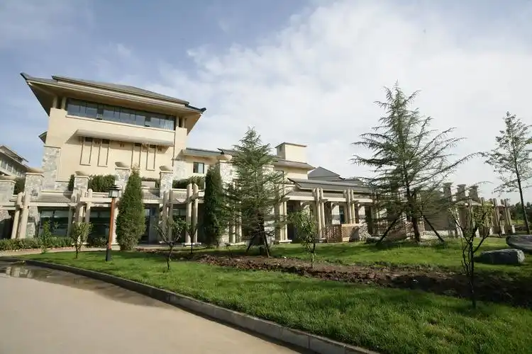 北京九华山庄贵宾楼1晚 双人畅玩娱乐套票 双人早餐