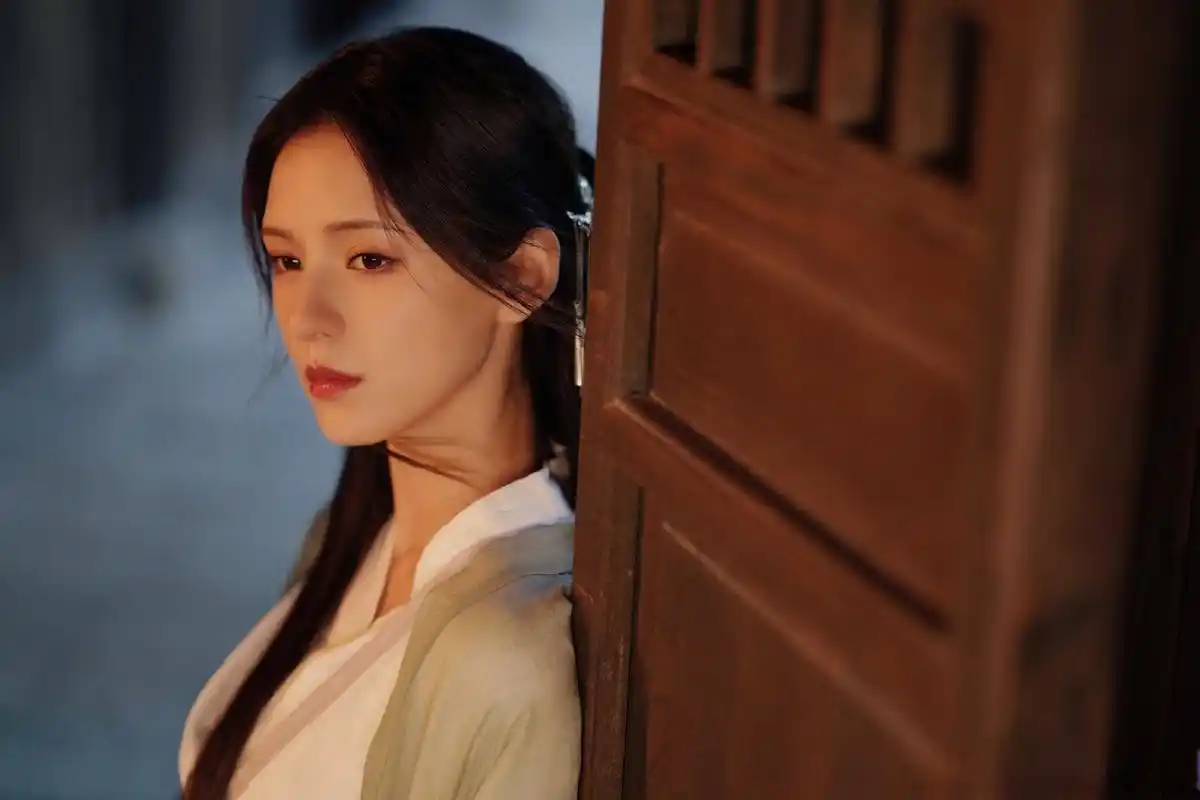 张予曦怼脸写真 真的要拜倒在张予曦的石榴裙下了,这次的国风造型真是