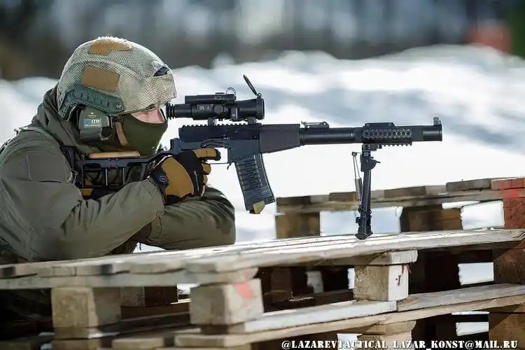 俄罗斯展示vss微声狙击步枪改进型 中国差得很远