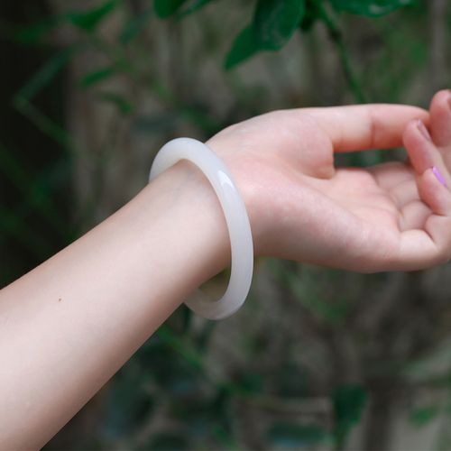 美人镯天然玛瑙手镯女轻奢小众精致年轻款古风玉镯国风汉服已售110元