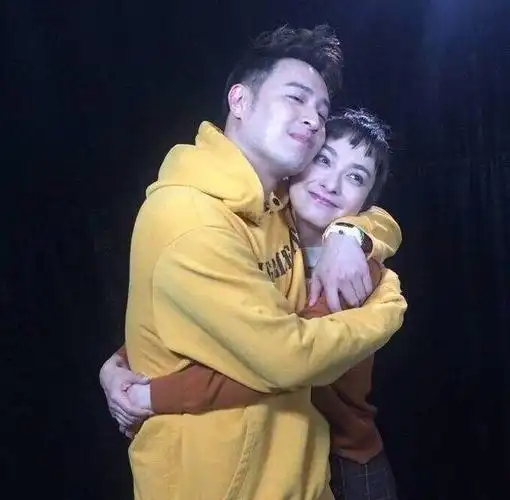 甩了潘玮柏吴昕又有新男友对方还是个胖子网友美女与野兽