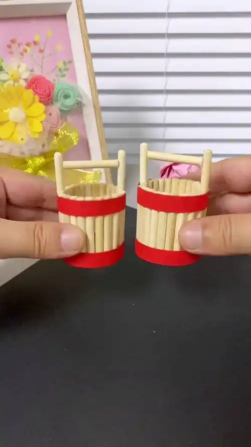 家里的一次性筷子不要扔,和孩子来做迷你小水桶手工吧!