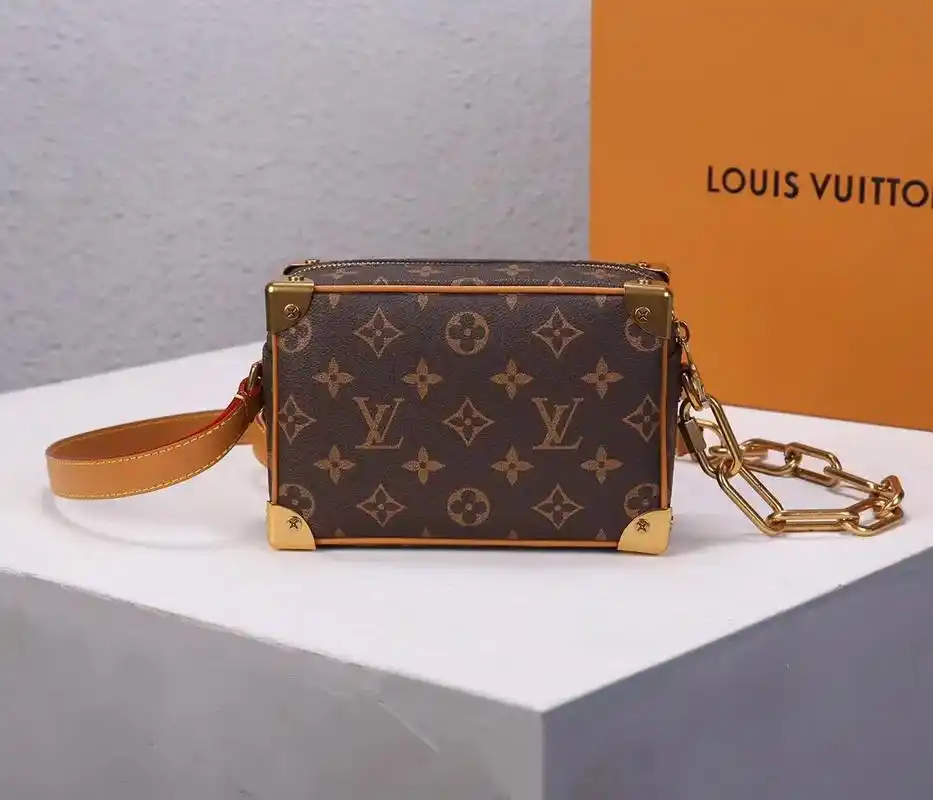 lv路易威登.6015最新,9393标志性monogram印花搭 - 抖音