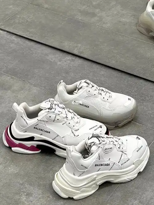 西安赛格国际购物中心  #balenciaga  #巴黎世家  #巴黎世家老爹鞋