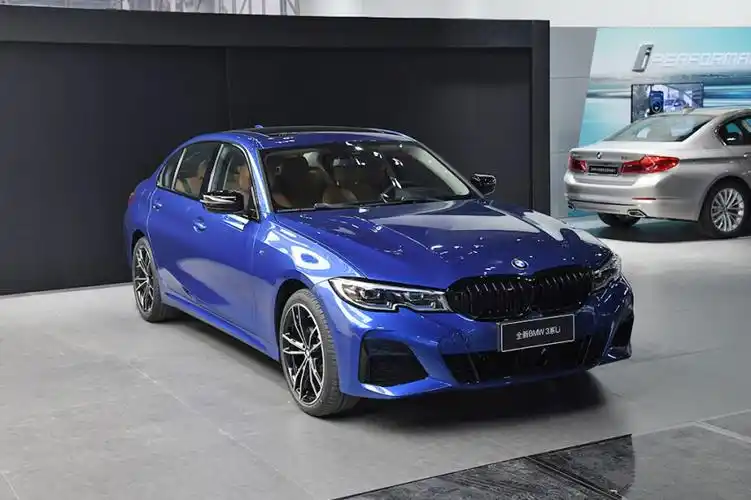 全新宝马320/330双轴距广州车展上市 售价29.39万起