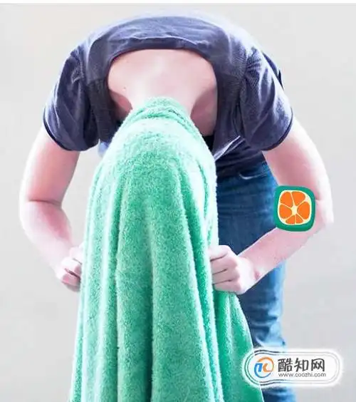 毛巾包头发的方法步骤优质