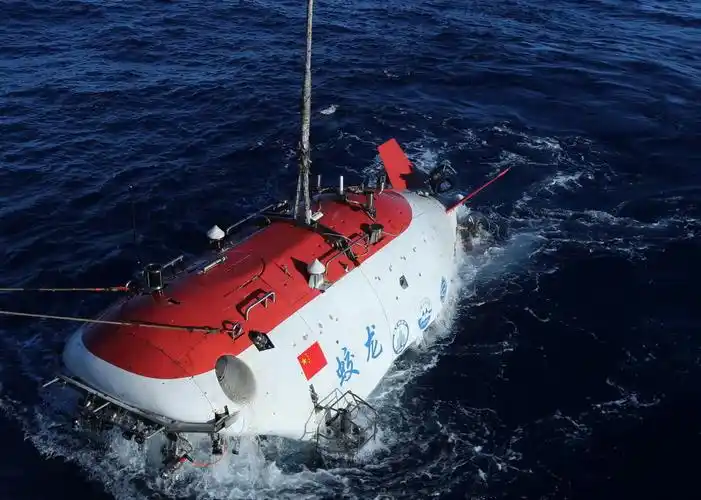 "蛟龙"号完成150次下潜 驰骋6大海区探寻深海秘密