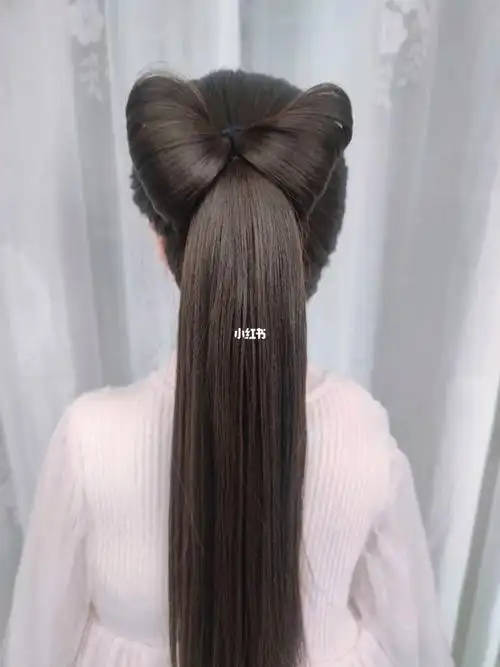 蝴蝶结马尾扎法