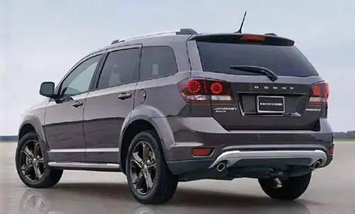 道奇7座suv酷威柴油版上市 售29.69万