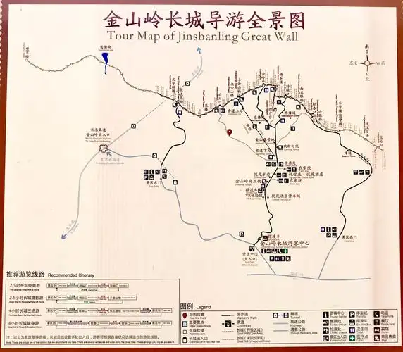 这是金山岭长城的游览图,有三个入园口:东门,中门和西门,游客服务中心