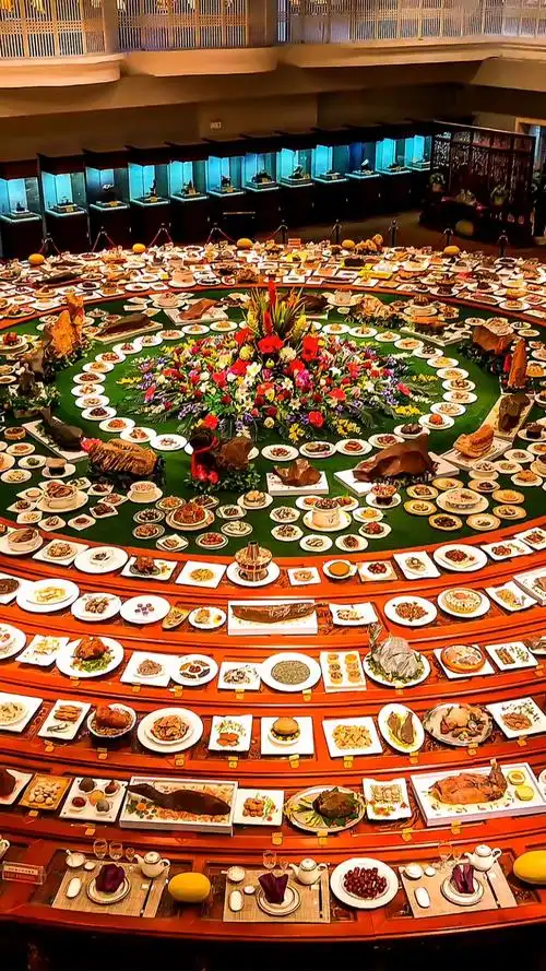 美食#真正的宫廷御宴"满汉全席"共1088道,均为奇石异宝,珍品佳肴应有