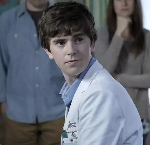 随着《良医》第二季的播出,越来越多的人喜欢肖恩,而肖恩救死扶伤的精