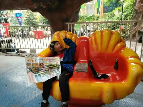 热浪滚滚,我还故意把鞋子滚掉了