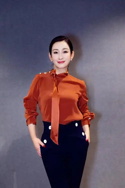 秦海璐坐在影院里似乎可以忘记所有丨明星影院故事