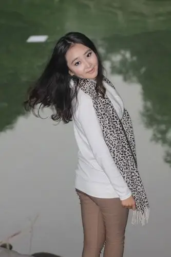 银河公园雨天外拍----珊珊:雨天的浪漫!