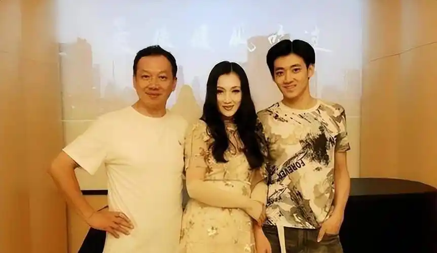 原创林芳兵为戏增肥50斤因太美遭人算计退圈被丈夫宠爱30年