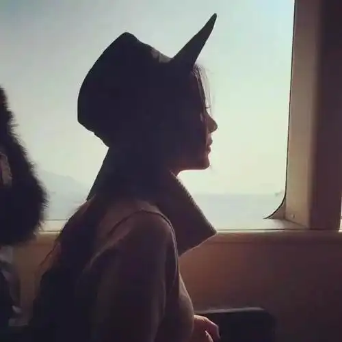 女生头像冷暖自知苦乐在心