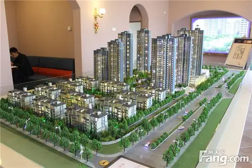 实景图:售楼处沙盘图(2015.12.16)