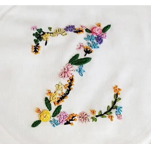 花草字母刺绣 材料包名字 姓氏衣服上绣名字 网红批发有图册 教程