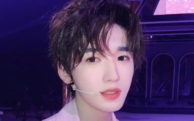 【宋亚轩】《彩虹的微笑》直拍 花絮小宋cut,糖果色舞台 太甜了79