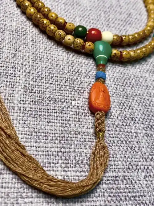 教你如何搭配一条星月菩提