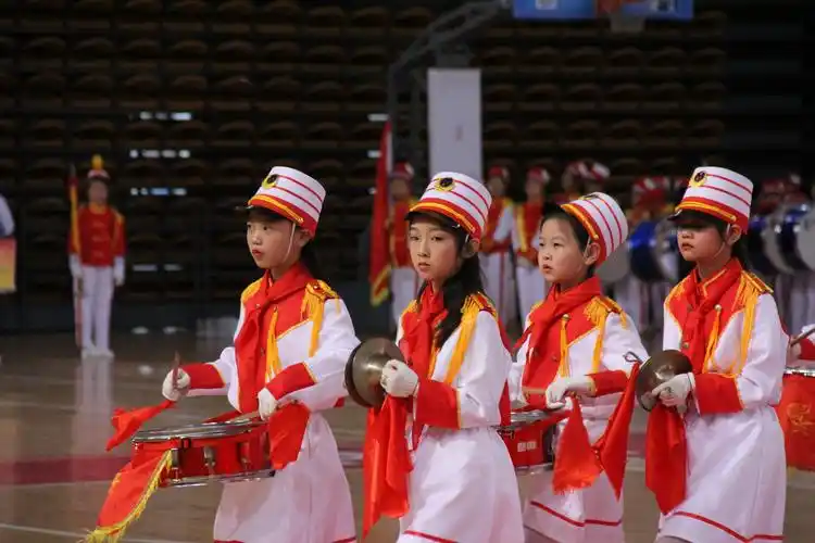 兴义市第八小学雏鹰鼓号队,展翅飞翔